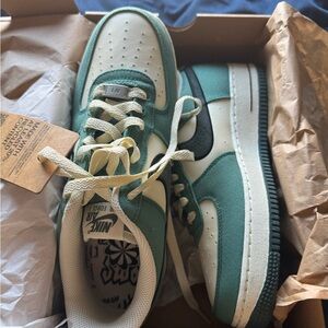 Nike Air Force 1